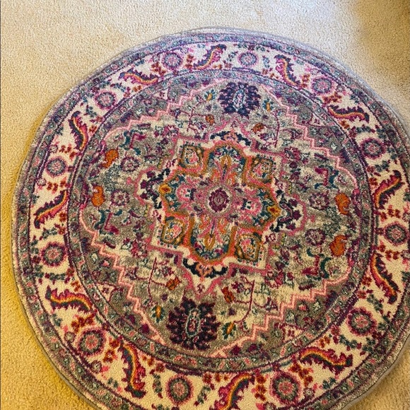 New Turkish Rug - Picture 2 of 5